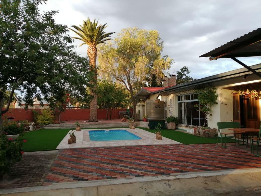 Okahandja Guesthouse Exterior photo